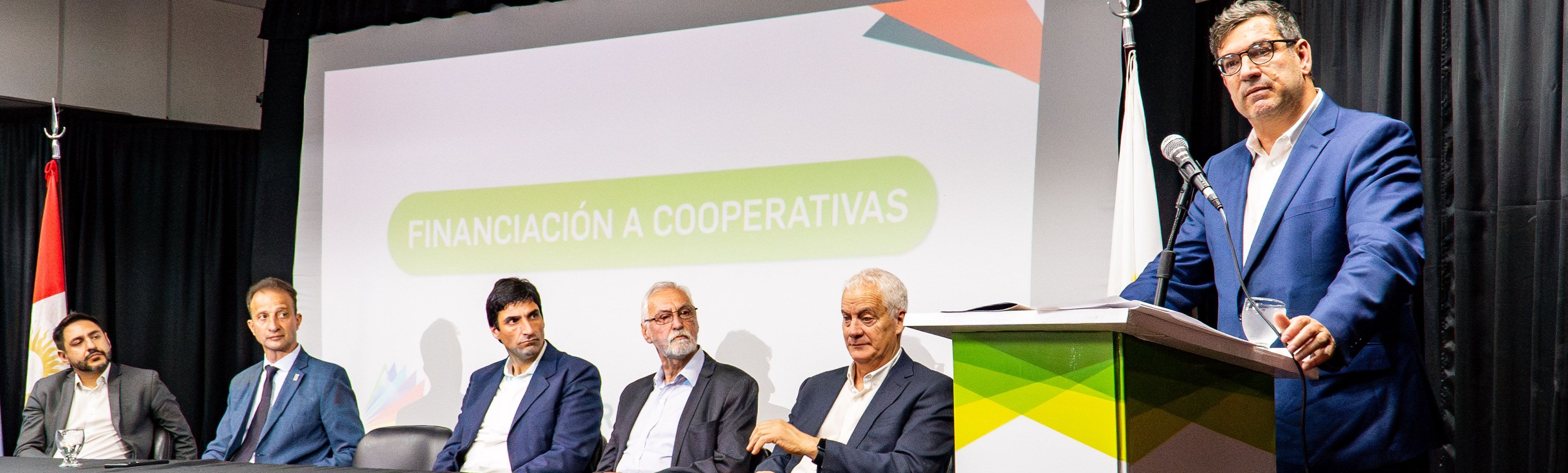 BANCOR otorgó el primer crédito a cooperativas a la ciudad de Oliva para modernizar su red de agua