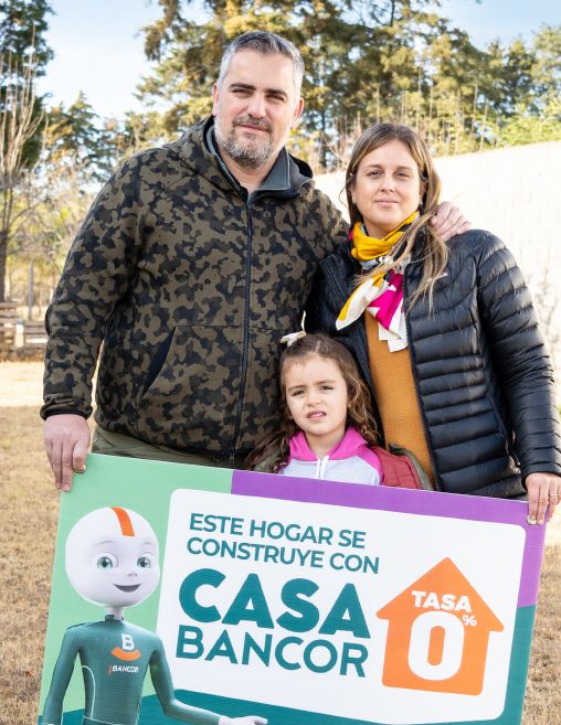 Gabriel y Mónica casa bancor