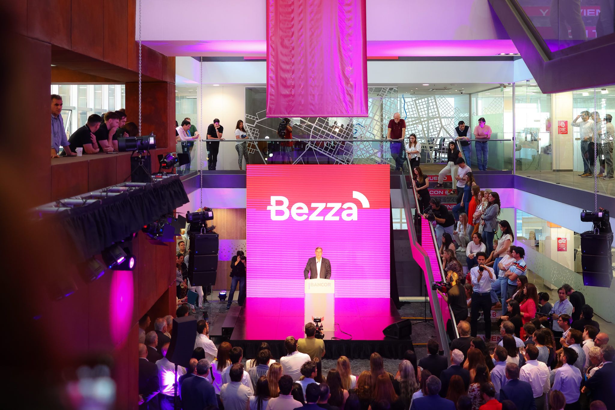 Bancor presentó Bezza