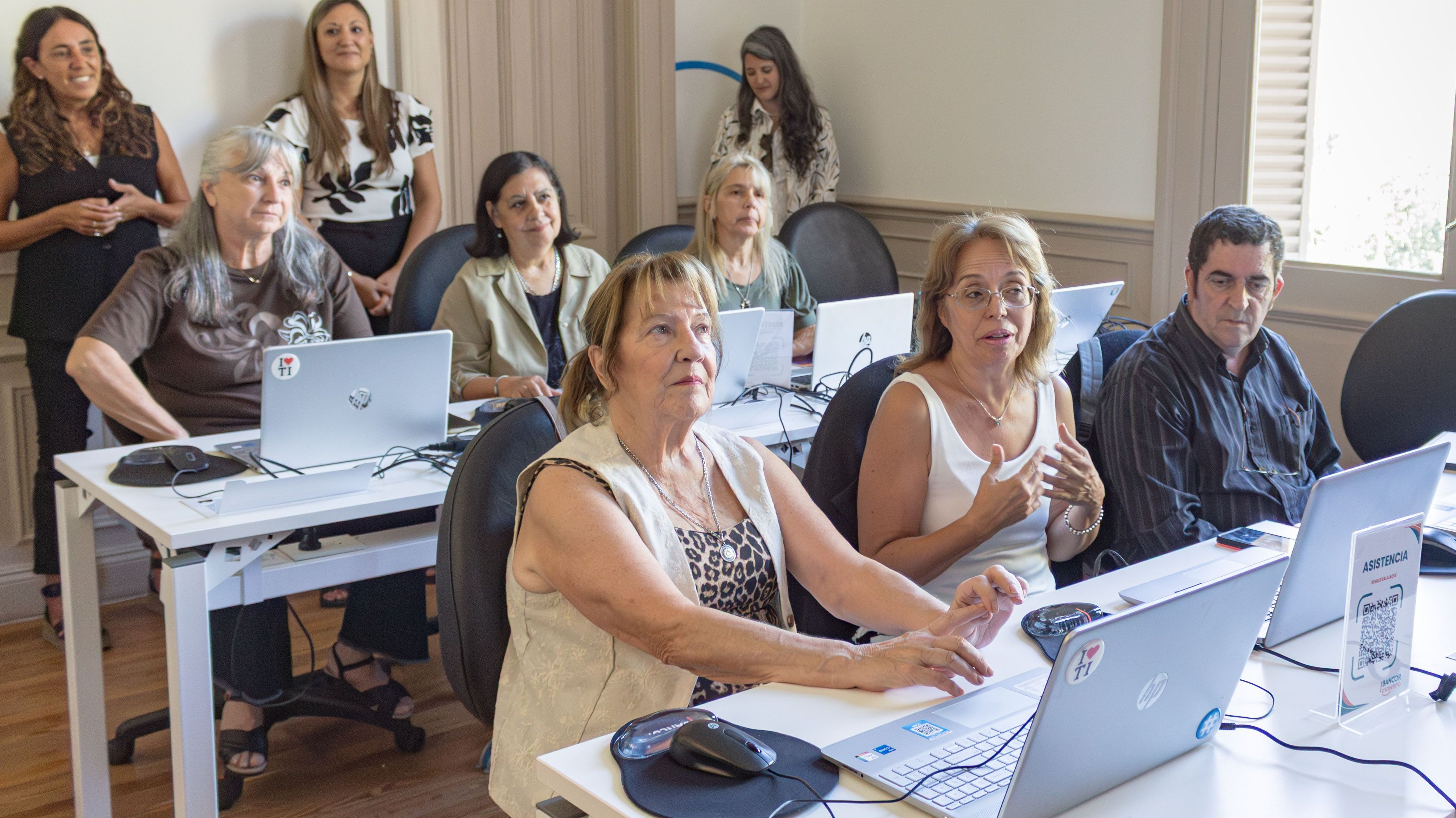 Conectados +55: una alianza institucional con foco en la inclusión digital de los adultos mayores